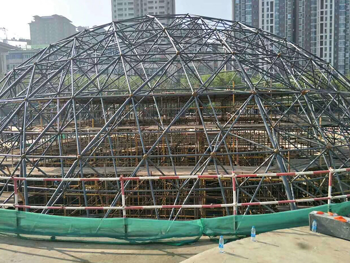 六盘水球形网架钢结构施工